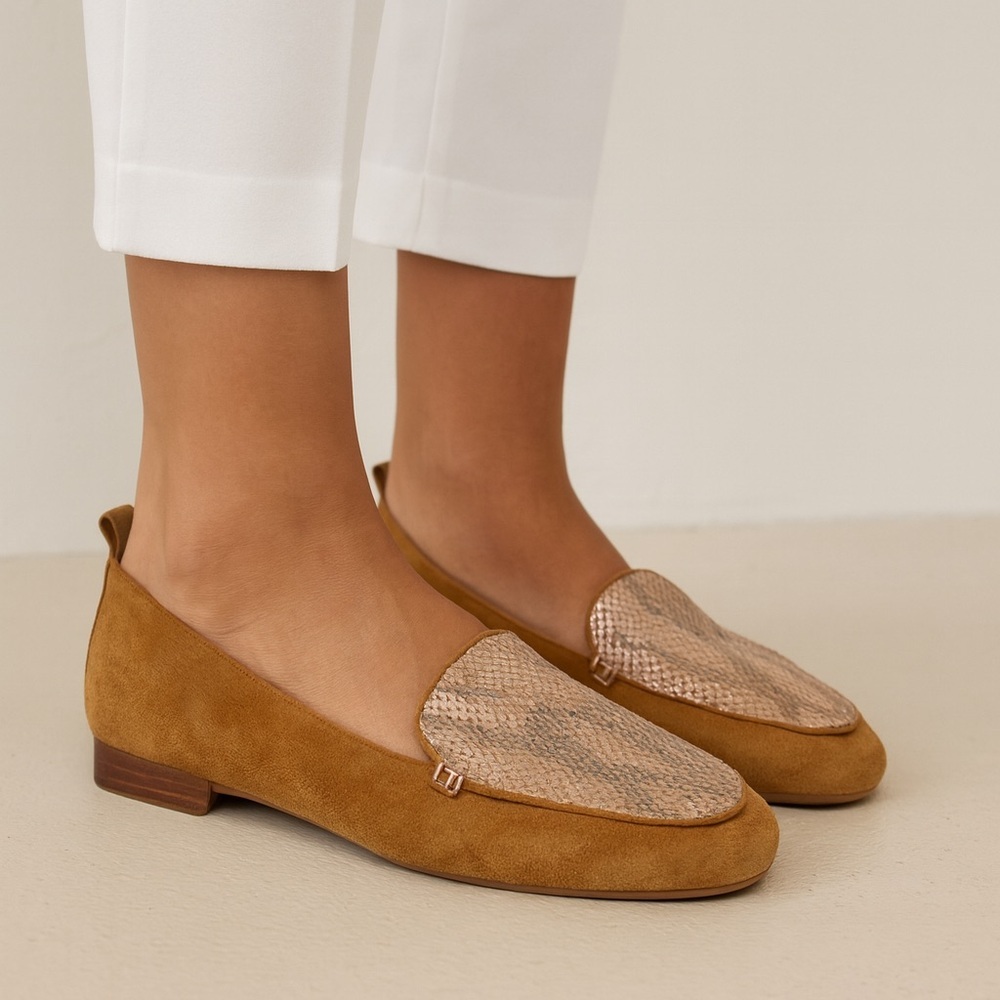 Baretraps Elliana Snake Print Suede Womens Loafer Flats Size 7.5